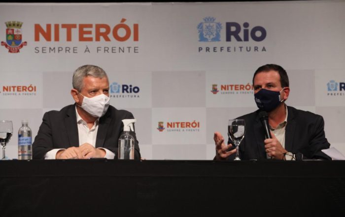 Prefeito Eduardo Paes fazendo anúncio sobre lockdown